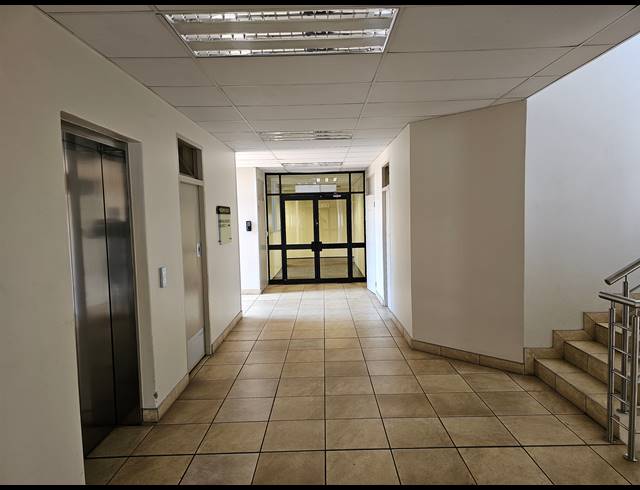 588M² OFFICE TO LET IN ALRODE